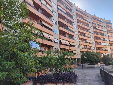 Quadrilocale largo Ezio Vanoni, Colli Aniene, Roma