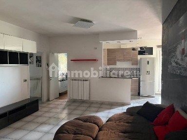 Trilocale via Villalago, Case Rosse, Roma