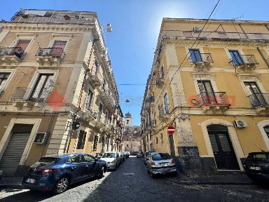 Quadrilocale via santissima trinità, 71, Centro Storico, Catania