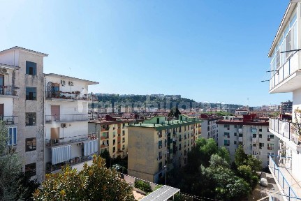 Quadrilocale via Pietro Metastasio, Fuorigrotta, Napoli