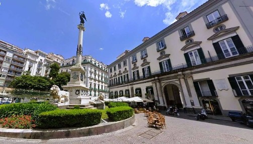 Napoli, Chiaia, piazza DEI MARTIRI