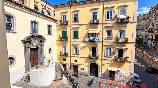 Appartamento piazzetta San Vincenzo, Stella - Materdei, Napoli
