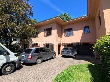 Villa unifamiliare via Vittorio Veneto 9, Lesmo
