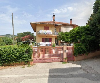 Appartamento all'asta via Badia, Montesarchio