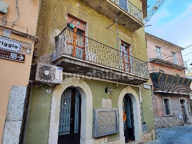 Trilocale via Port'Arsa, Centro Storico, Benevento