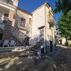 Quadrilocale via Leschito, Centro, Foglianise