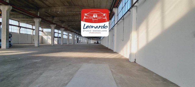 Capannone in Affitto