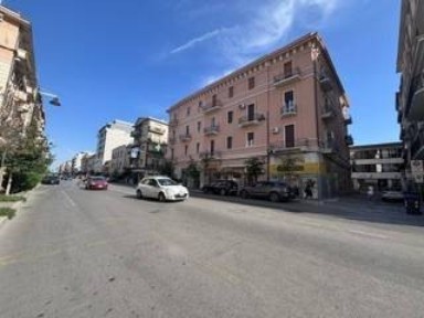 Trilocale corso Vittorio Emanuele II, Stazione Centrale - Corso Vittorio, Pescara
