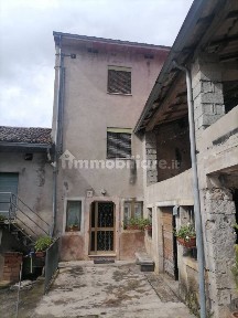 Villa a schiera via Cisamoli, Selva di Progno