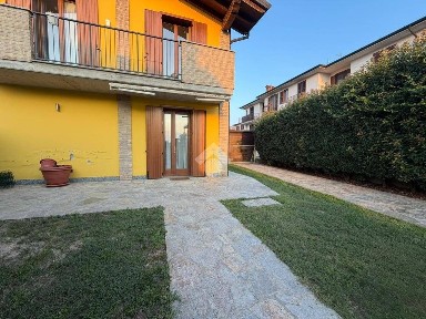 Villa a schiera via Mussi, Quintano
