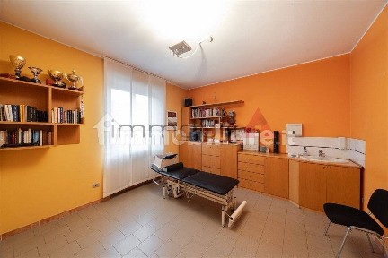 Terratetto plurifamiliare 190 m², buono stato, Nova Milanese