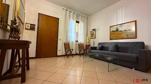 Appartamento buono stato, piano terra, Sacrocuore, Prato