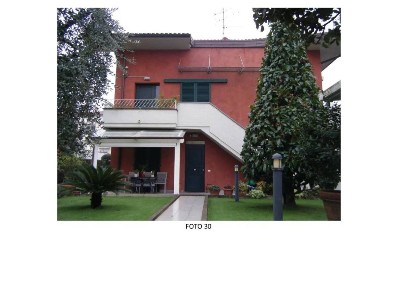 Appartamento all'asta via Francesco Petrarca 45, Prato
