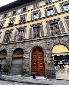 Appartamento all'asta via Guizzelmi, Prato