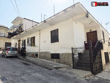 Trilocale via 21 Giugno, Centro, San Felice a Cancello