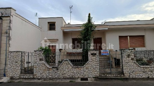 Melpignano, Via Santa Caterina, 35