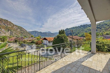 Villa unifamiliare via Pianazzo 12, Centro, Lavena Ponte Tresa