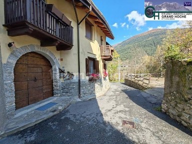 Trilocale via Canton 8, Beaulard, Oulx