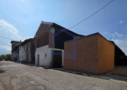 Rustico via Giosuè Carducci 24, Busnago