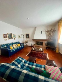Terratetto unifamiliare via Roma, Centro, Varsi