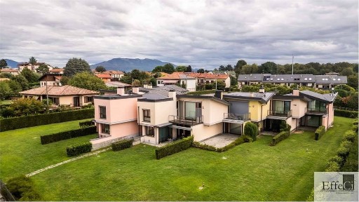 Villa a schiera via Maresciallo Luigi Cadorna, 46, Centro, Ispra