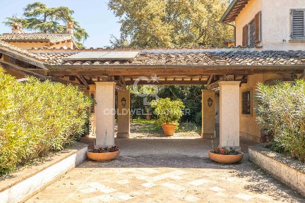 Villa bifamiliare largo Dell'Olgiata 15, Olgiata, Roma