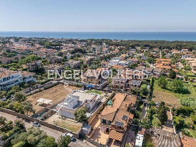 Villa plurifamiliare via dei Platani, Villa Claudia, Anzio