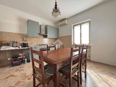 Atri, VIA CAVALIERI, 1