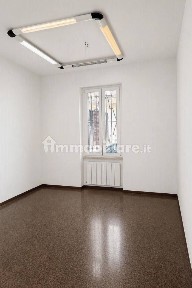 Locale commerciale in Affitto