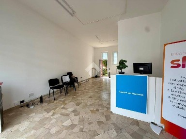 Locale commerciale in Affitto
