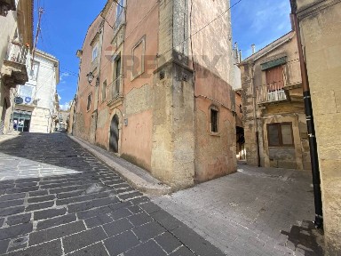 Locale commerciale in Affitto