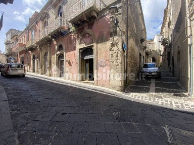 Locale commerciale in Affitto