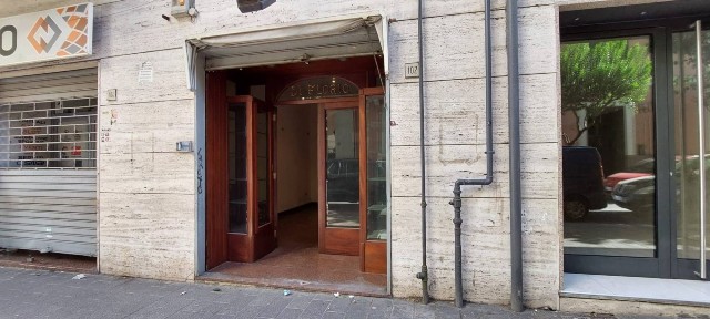 Locale commerciale in Affitto