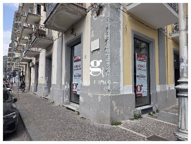 Locale commerciale in Affitto