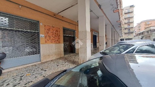Locale commerciale in Affitto