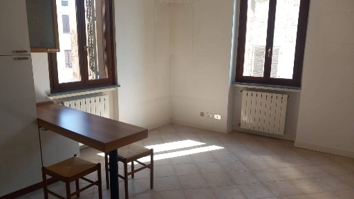 Cremona, Po, Via Lungastretta