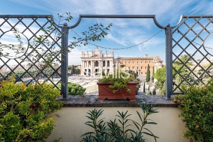 Attico piazza di Porta San Giovanni, San Giovanni, Roma