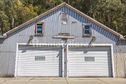 Magazzino all'asta, Asti