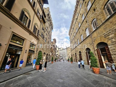 Firenze, Piazza della Repubblica, Piazza di Santa Trinita