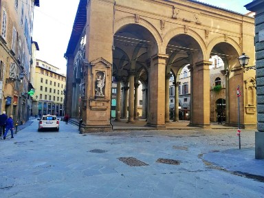 Negozio di abbigliamento in Vendita