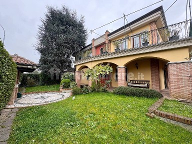 Attico ottimo stato, 260 m², Binasco