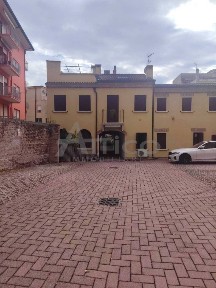 Bilocale via L Ricchieri Detto Celio 33, Centro Storico, Rovigo
