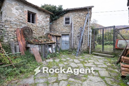 Casola in Lunigiana, Località Villa Regnano