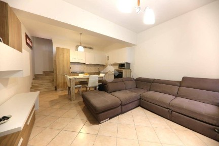 Villa a schiera via Solferino e San Martino 33, Centro, Roverbella