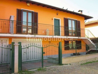 Villetta a schiera all'asta via Della Chiusa, 4/C, Dorno