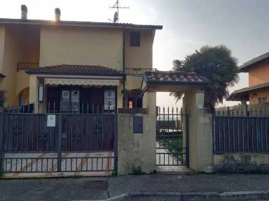 Villetta a schiera all'asta via Enrico Berlinguer 16, Torrevecchia Pia