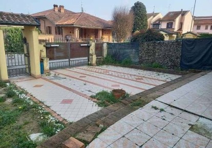 Villetta a schiera all'asta via Enrico Berlinguer 16, Torrevecchia Pia