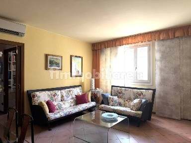 Appartamento buono stato, secondo piano, Centro Storico, Rimini