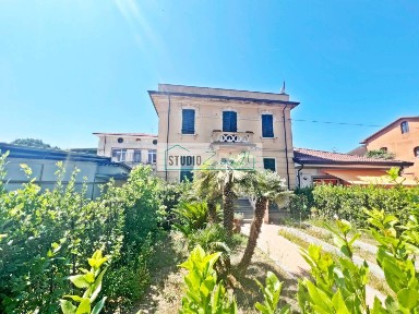 Attico via IV Novembre 25, Camaiore Paese, Camaiore