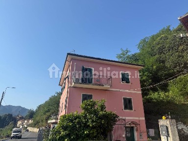 Appartamento in villa via Fratelli Canepa, Pedemonte, Serra Riccò